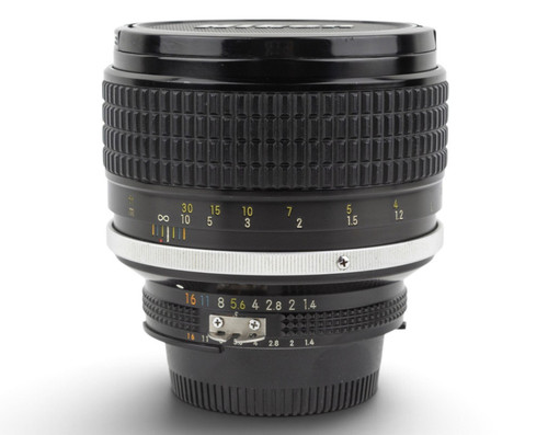 Nikon 85mm 1 4 - 85mm, fast